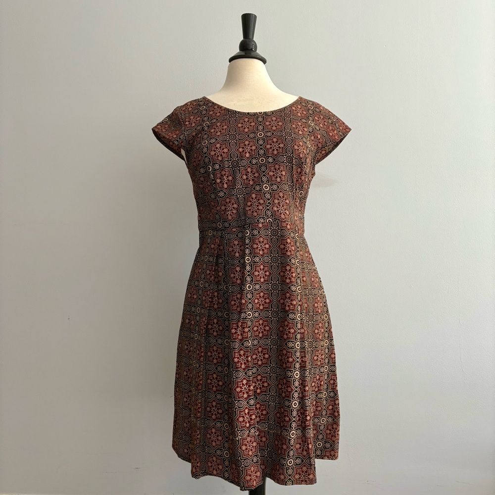 Mata Traders Burgundy and Black Geometric Dress